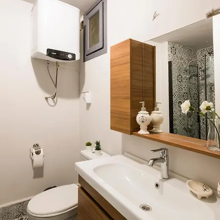 Centerally Located Huge In Cihangir Апартаменты *