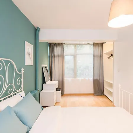 Centerally Located Huge In Cihangir Апартаменты Стамбул