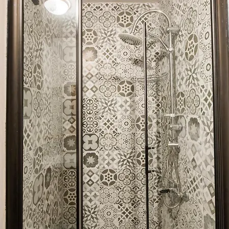 Centerally Located Huge In Cihangir Lägenhet Istanbul