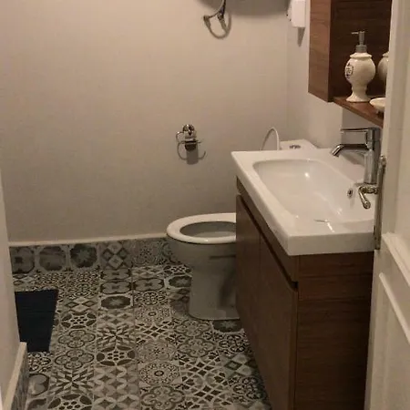 Apartmán Centerally Located Huge In Cihangir *